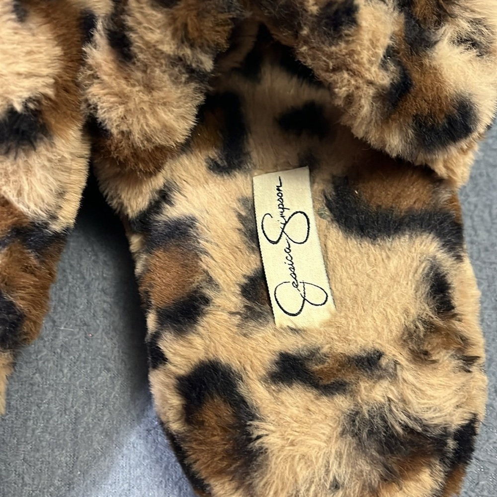Jessica Simpson house shoes kids xl(4-5) brown cheetah print slip ons comfy - Picture 5 of 9